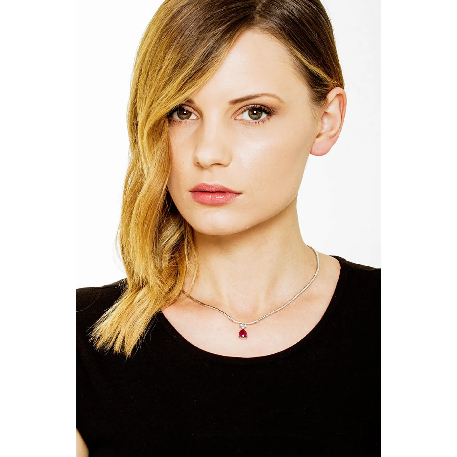 Collana semirigida in oro bianco 18k con rubino e diamanti